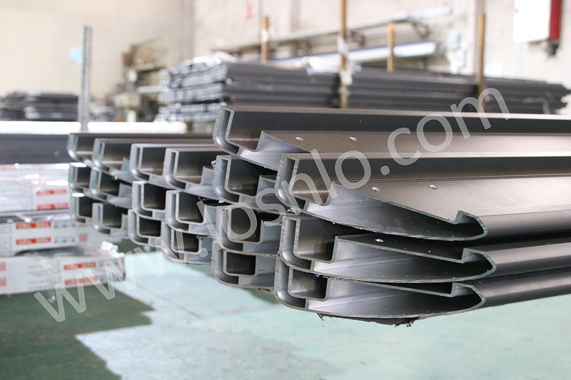 樓上樓高端門窗之內平開下懸窗的幾個配件細節