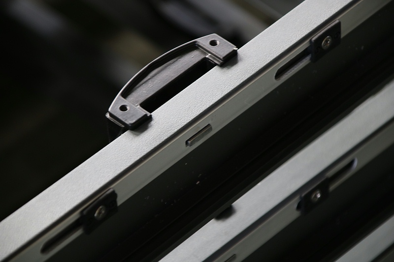 樓上樓高端門窗-鋁合金門窗產品細節