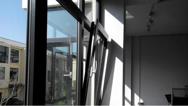 都2020年了，你還在與高端門窗談價格，和低端門窗談質量？