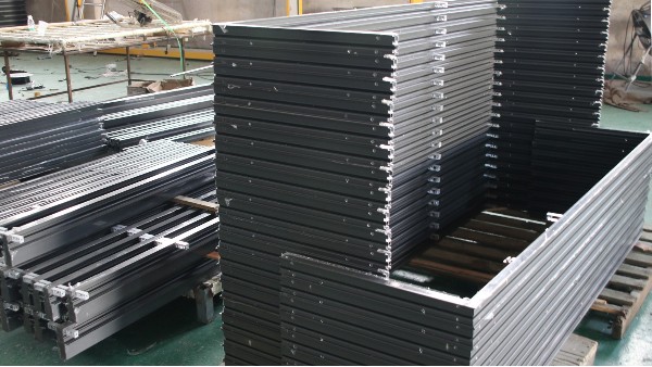 如何選擇優質的門窗工程定制廠家？樓上樓為您解答