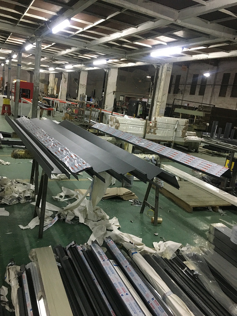 好氣哦！隔壁家居然花350元就買到了高端斷橋鋁合金門窗？