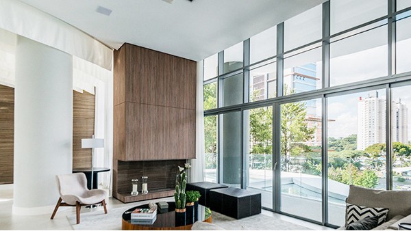 樓上樓高端門窗丨東莞長安OPPO工業園鋁門窗工程項目緊張施工