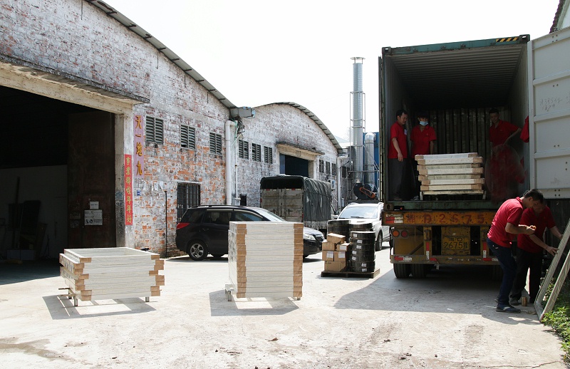 樓上樓門窗-新加坡酒店門窗產品裝柜